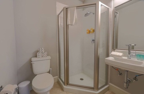 Back Bay Apartment | Stunning Studio Apartment on Newbury St!