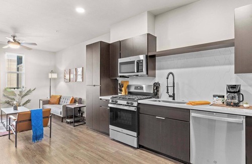 La Buena Vida Apartment | Stunning Westgate CozySuites by stadium with pool 5