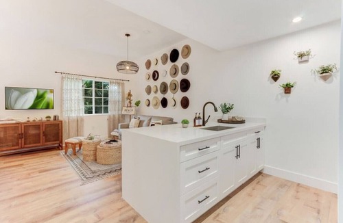 City Center Condo | Stylish studio apt Upscale area of Miami beach!