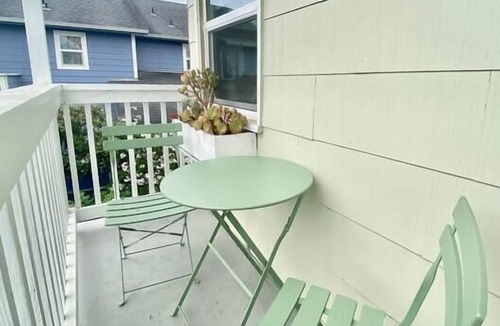 Arcata Apartment | Sunny Downtown Arcata Apartment