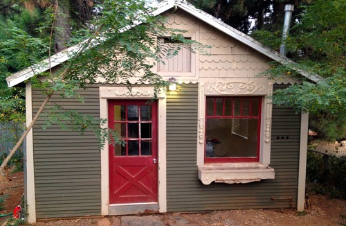 Foresthill House | The Cottage In Foresthill On Main Street, in walking distance to wedding sites