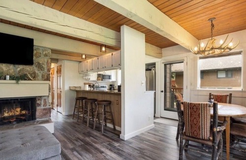Big Sky Meadow Village Condo | The Otter: Big Sky seasonal pool, hot tub, golf course,space for everyone!