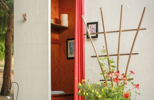 Burnt Ranch Bed & Breakfast | Tranquil Mountain Glamp: Swimming, Organic Meals, Hike Trails + Kayaking