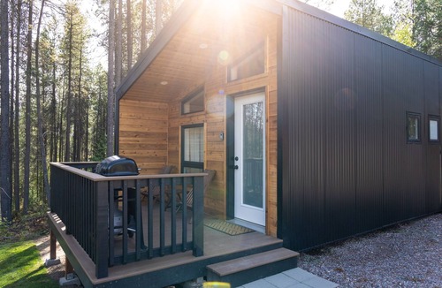 Columbia Falls Cabin | Twilight Micro Cabin at Spotted Bear Retreat