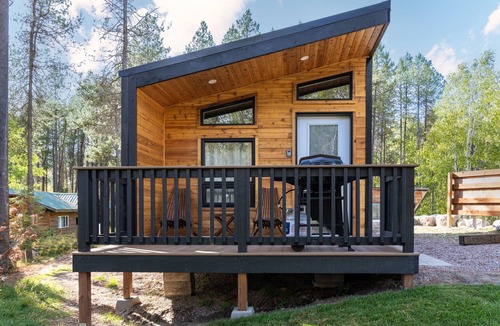 Columbia Falls Cabin | Twilight Micro Cabin at Spotted Bear Retreat