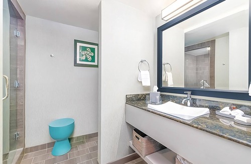 Carlsbad Village Hotel | Ultimate Beach Break in Carlsbad! Two Comfortable Units, Yoga Kit, Pool, Sundeck