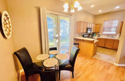 Sparks House | Victorian Style Great AC❄️&Location 3TVs Sleeps 9