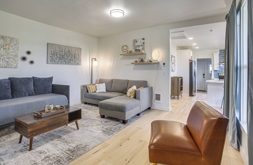 West Hills Cottage | Walk to Shipyard: Bremerton Home w/Patio!