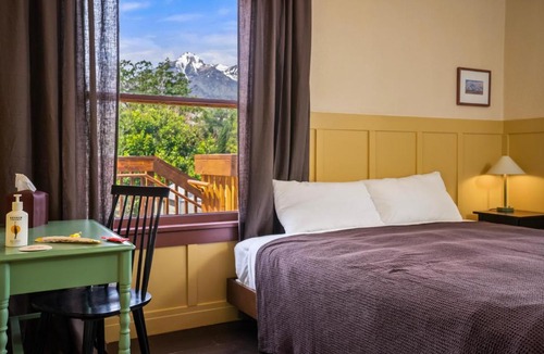 Independence Hotel | Winnedumah Hotel