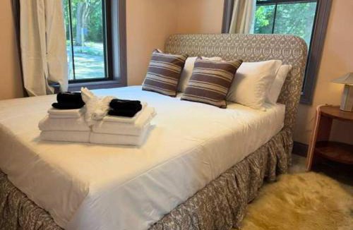 New Buffalo Villa | Wolfsbane - Upscale 2 bedroom Villa at Petite Acres