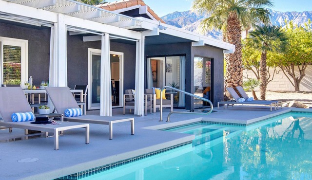 Azure Oasis - Modern Poolside Retreat