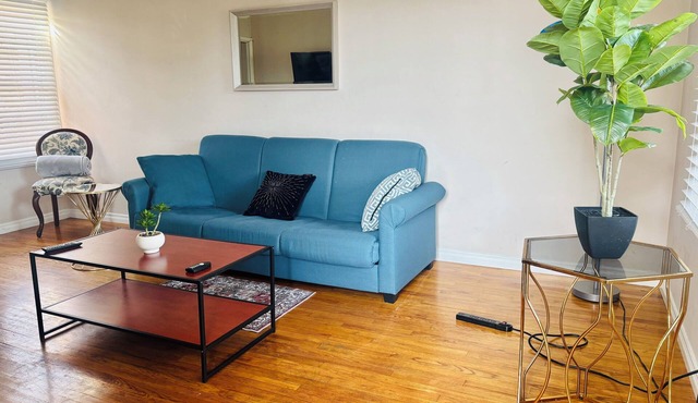 Central LA Duplex Retreat: Spacious Outdoor Patio + Cozy 1BR/1BA