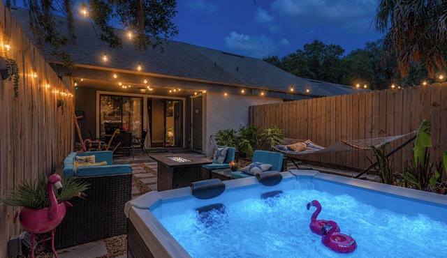 Chic Townhouse w/Hot Tub, 4 Mi to Atlantic Beach!