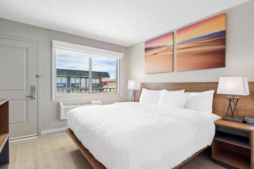 Clarion Pointe Ridgecrest near China Lake Naval Station
