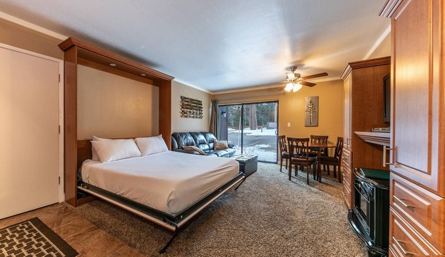 Cozy Deluxe Studio #131 at Donner Lake Village