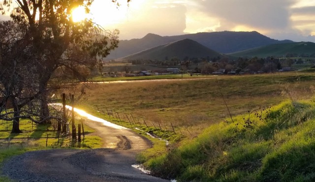 Incredible Views-Great Country Home