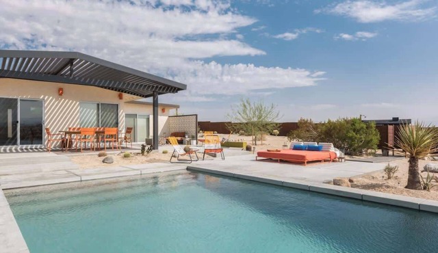 JT Improper Saltwater Pool, 10-Acres, Spa, Views