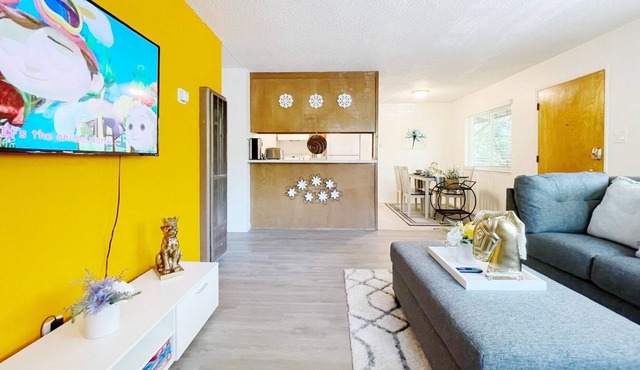 Lux, Chic & convenient 2B1b, center of Lafayette