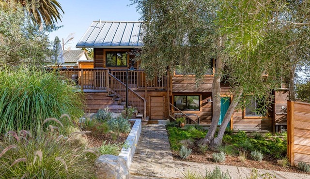 Luxury Ocean View Summerland House & Loft