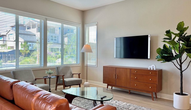 Mid-Century Modern 3-Bedroom Home in Heart of Irvine