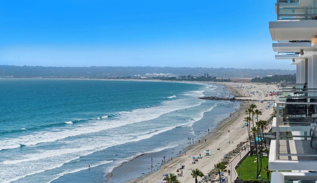 Ocean Front Luxury Beach Living!
