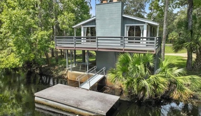 Riverfront! Snappin Turtle Cabin, Balcony-Floating dock-Fishing.