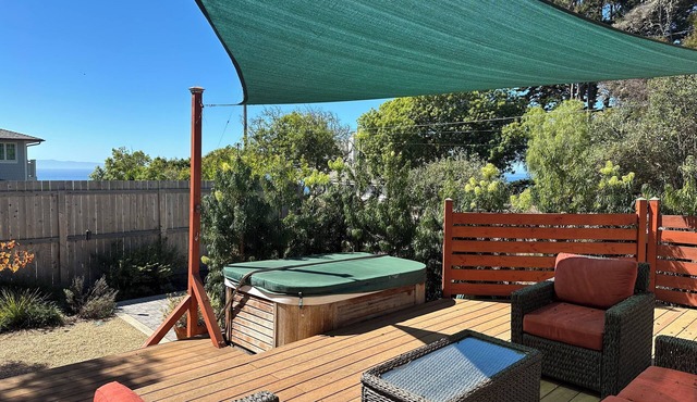 Seaside Escape in amazing SB with Hot Tub - Pet Friendly!