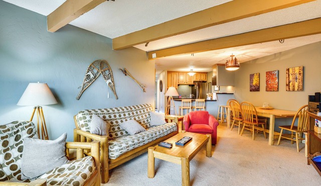 Silverthorne Condo w/Lake Views: 10 Mi to Skiing!