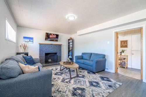 Spacious Pet-Friendly Retreat 4BR Grill 5 Beds