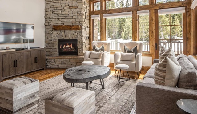 Spanish Peaks Cabin with Ski-in/Ski-out Access! Hot Tub!