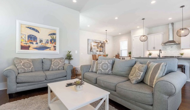 The Brightside Retreat: 4BR East Nashville Home w/Balconies & Close to Downtown