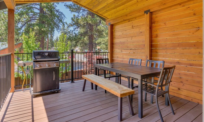 Y Area House | NEW! AC, Hot Tub, Grill, Newly Built, Open Floor Plan, Wifi, 4 of 6 – Emerald Bay Retreat