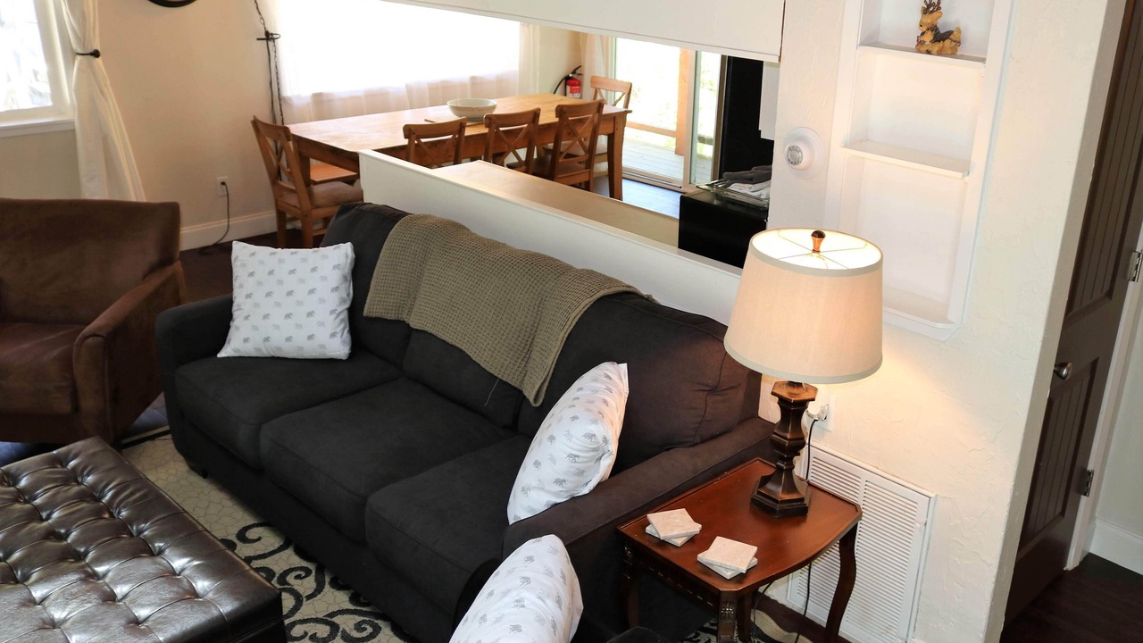 Photo of Livingroom in Pioneer Trail
