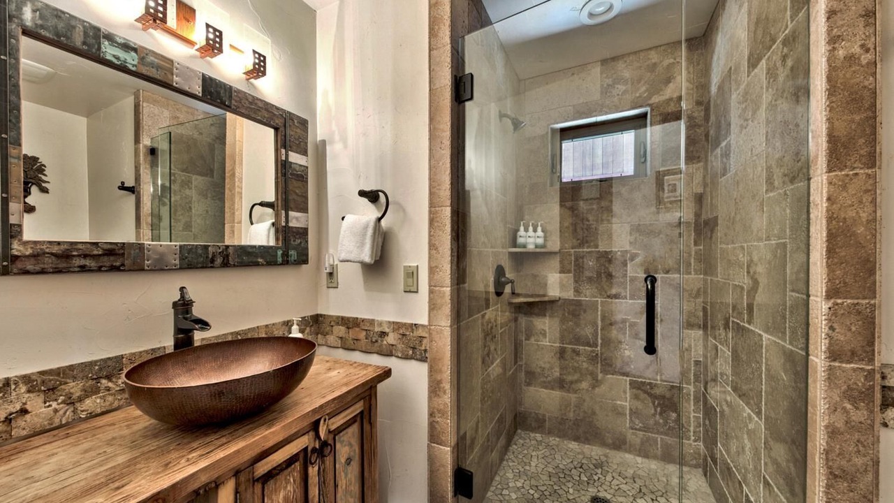 Photo of Bathroom in Al Tahoe