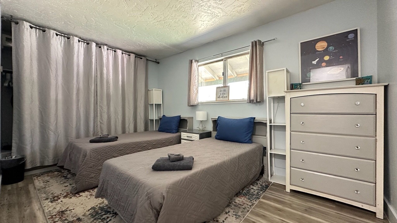 Photo of Bedroom in Meyers