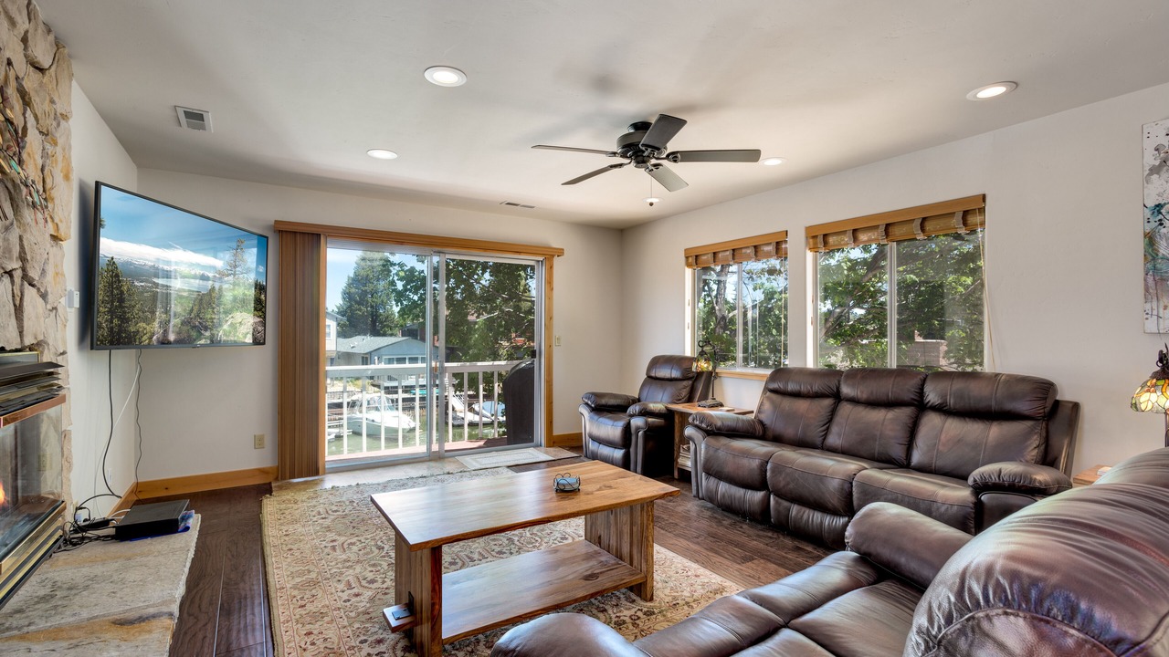 Photo of Livingroom in Tahoe Keys