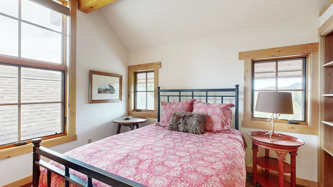 Photo of Bedroom in Mountain View Estates
