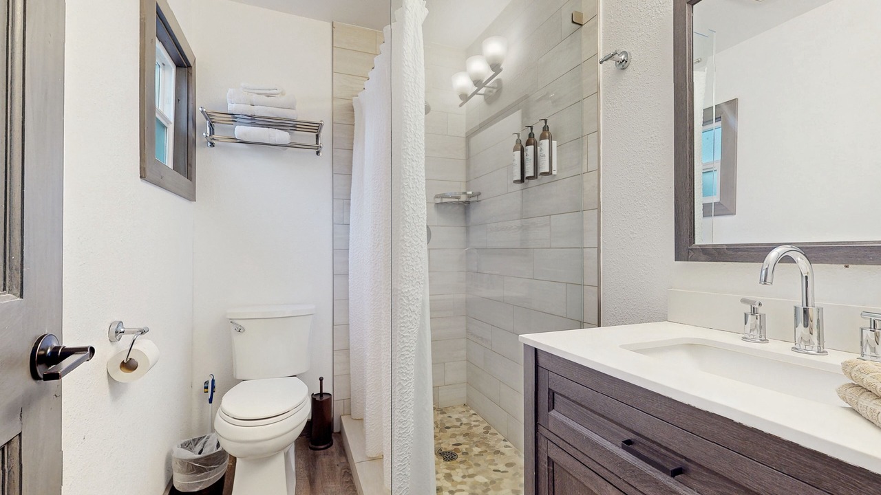 Photo of Bathroom in Lakeside Park