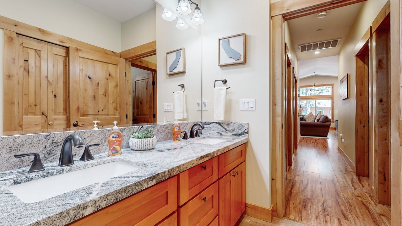 Photo of Bathroom in Country Club Estates