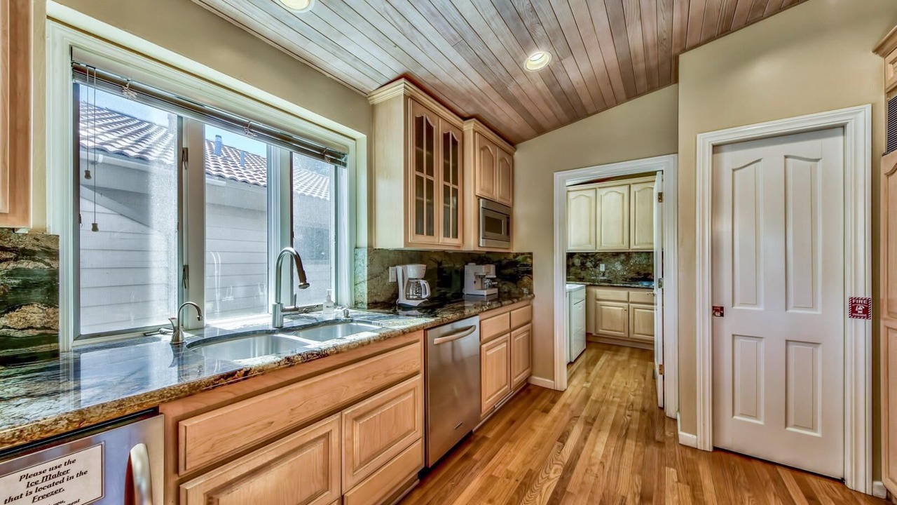 Photo of Bedroom in Tahoe Keys