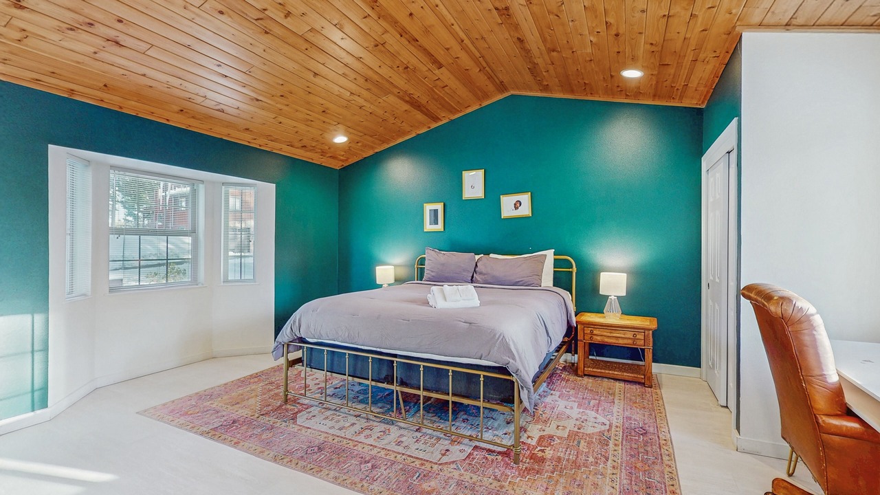 Photo of Bedroom in Country Club Estates