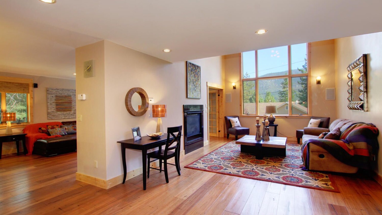 Photo of Bedroom in Country Club Estates