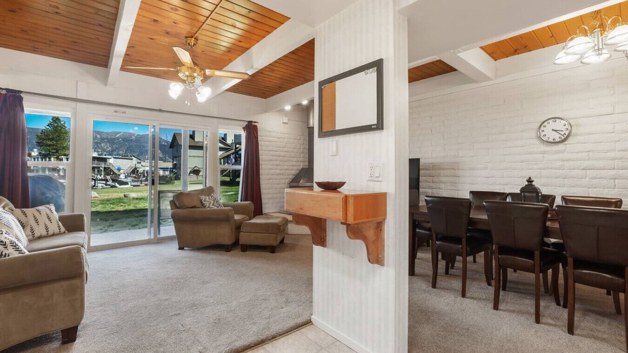 Photo of Livingroom in Tahoe Keys