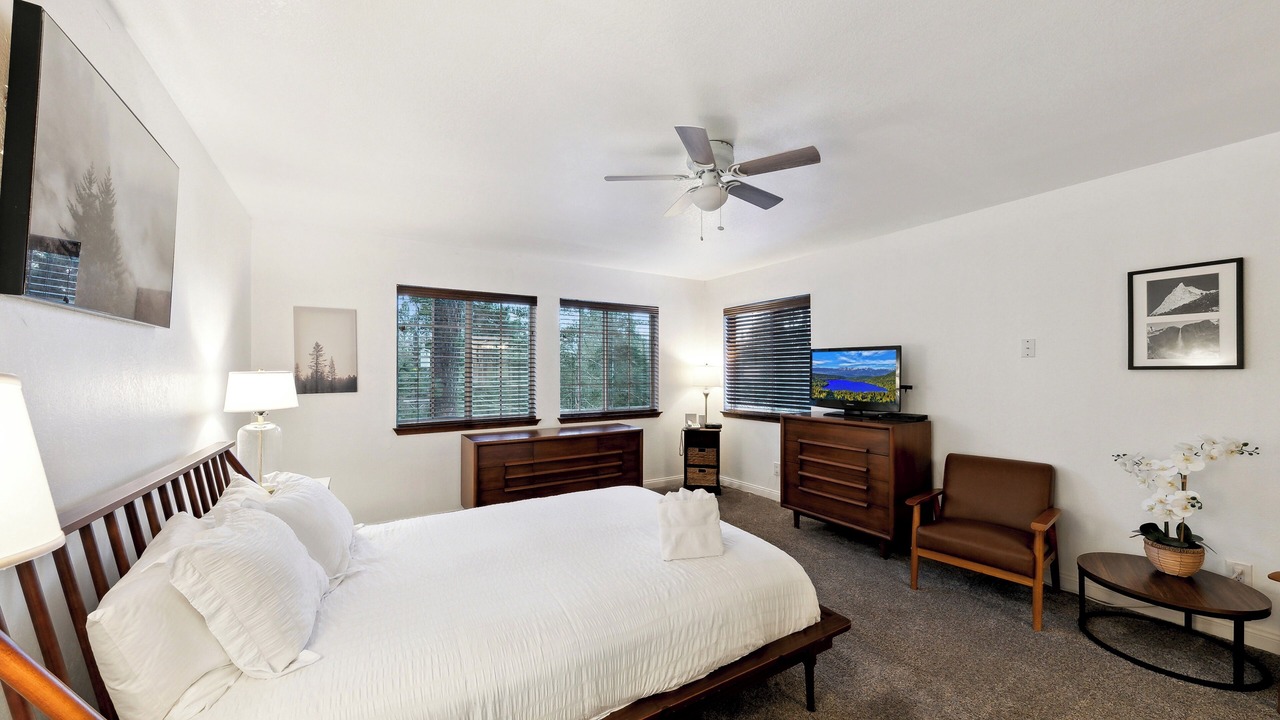 Photo of Bedroom in Country Club Estates