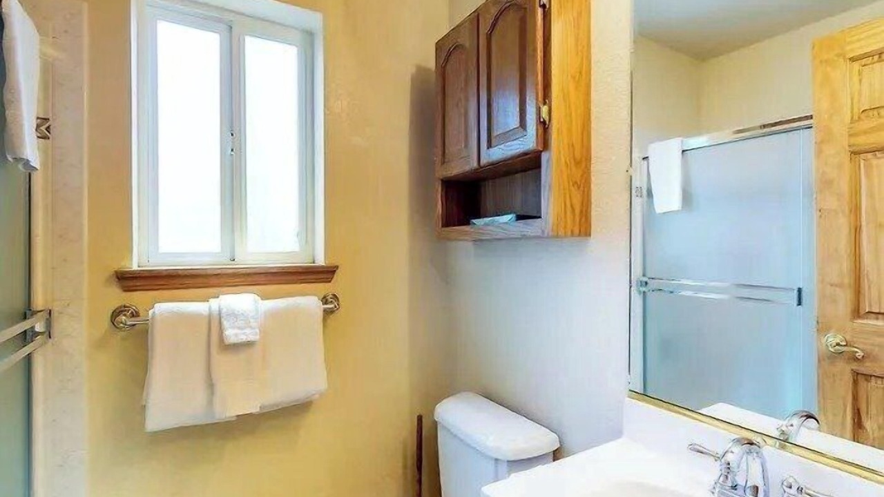 Photo of Bathroom in Al Tahoe