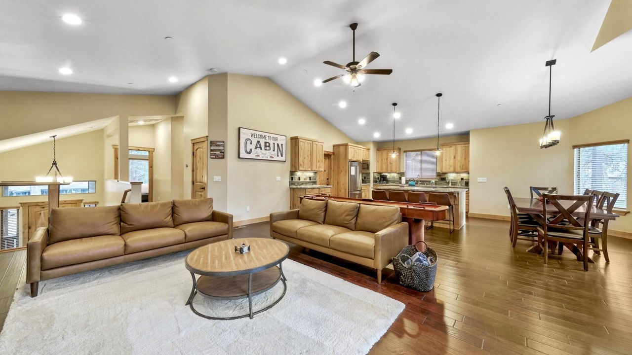 Photo of Livingroom in Pioneer Trail