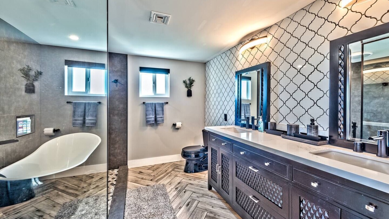 Photo of Bathroom in Enterprise