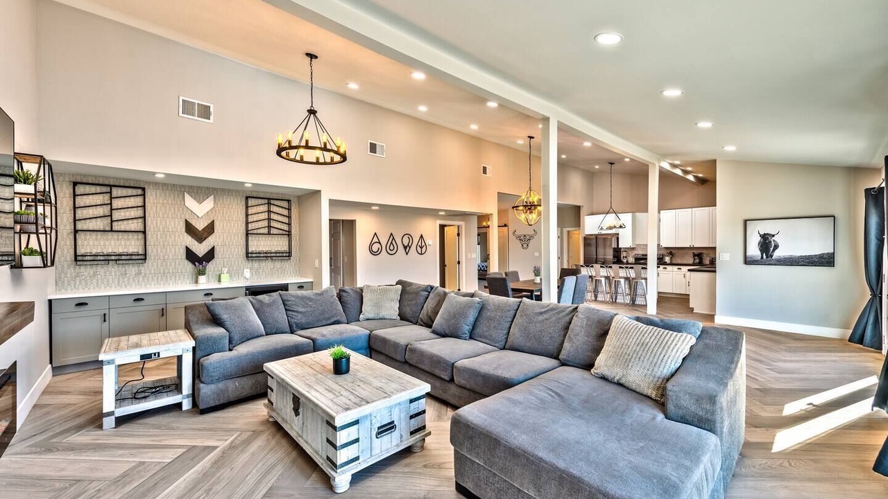 Photo of Livingroom in Enterprise