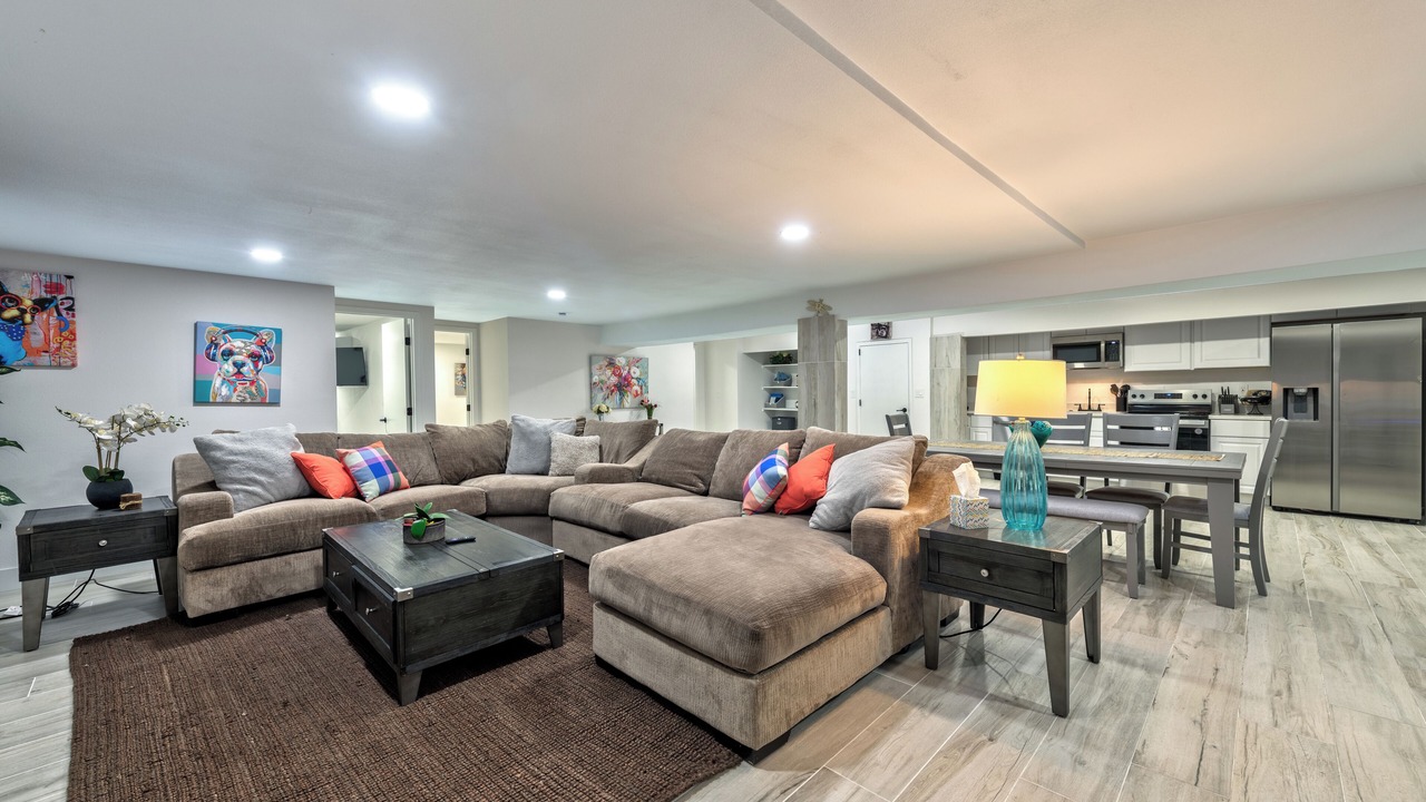 Photo of Livingroom in Enterprise