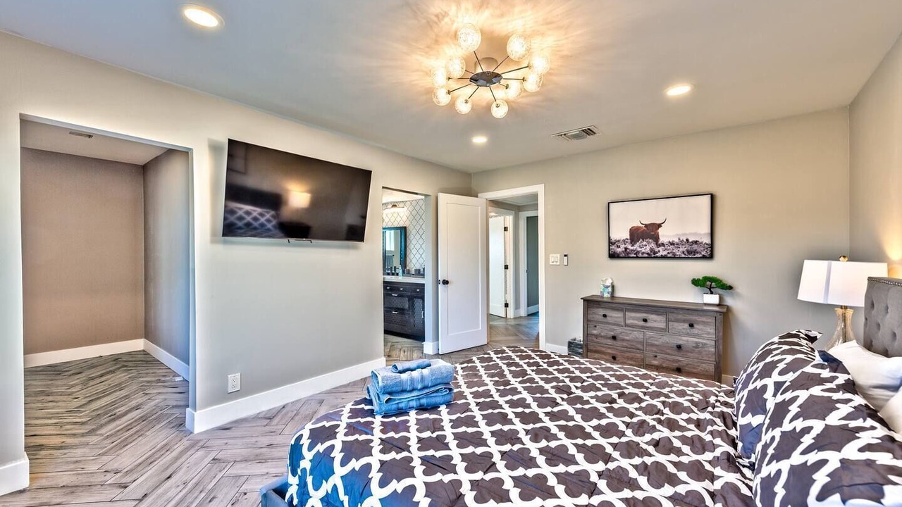 Photo of Bedroom in Enterprise